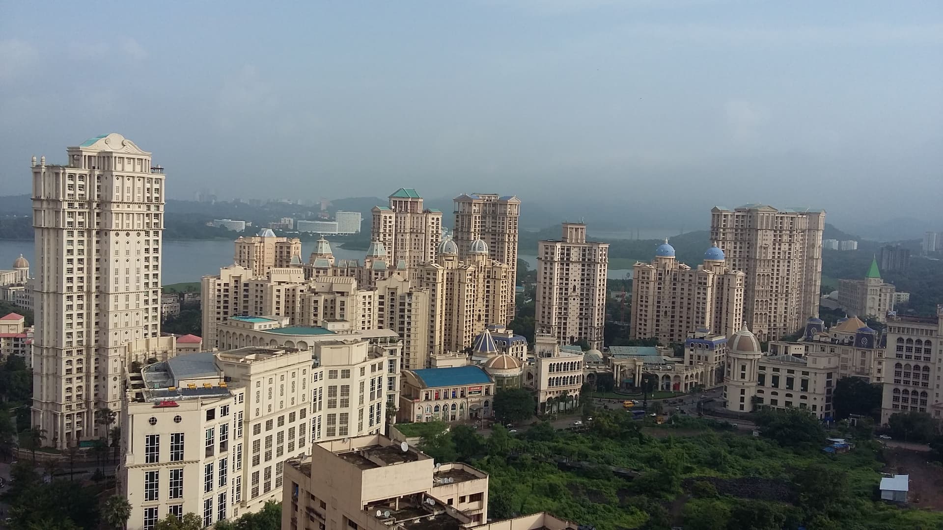 Powai Lake & Hiranandani Gardens